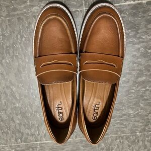 Earth Java Women Leather Loafers size 6.5 NWOT